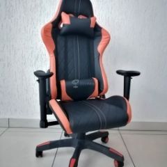 Кресло геймерское Barneo K-52 (черная экокожа оранжевые вставки) в Коротчаево - korotchaevo.mebel24.online | фото