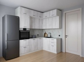 Кухонный гарнитур угловой Пайн 2200*1700 (Стол. 26мм) в Коротчаево - korotchaevo.mebel24.online | фото 1
